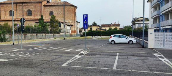 4 bedrooms Apartment in Crema, Italy No. 373777 26