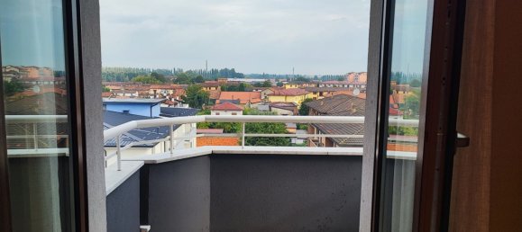 4 bedrooms Apartment in Crema, Italy No. 373777 20