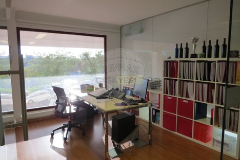  عقار تجاري في Odivelas, Portugal 67متر مربع رقم 82096