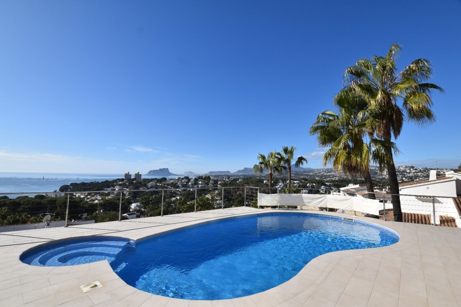 3 bedrooms Villa in Moraira, Spain No. 154536