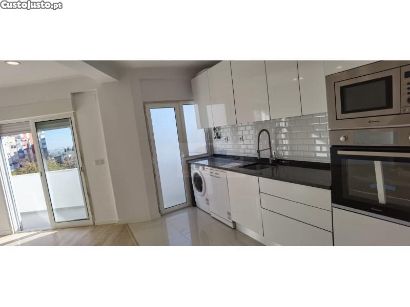 2 chambres Appartement à Amadora, Portugal No. 69863