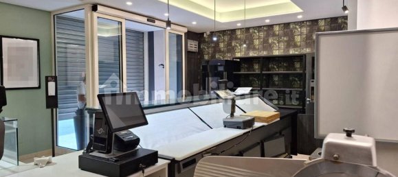 Gewerbliche Immobilie in Castellana Grotte, Italy 200m², Nr. 311420 6