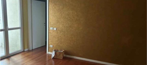 2-salle Appartement à Garbagnate Milanese, Italy No. 6886 22