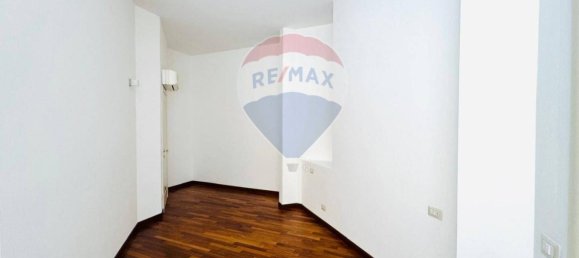 2 bedrooms Apartment in Tortona, Italy No. 317341 8