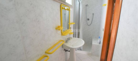 5 bedrooms Apartment in Porto San Giorgio, Italy No. 166049 12