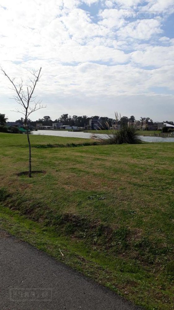  Land in Escobar, Argentina No. 46528