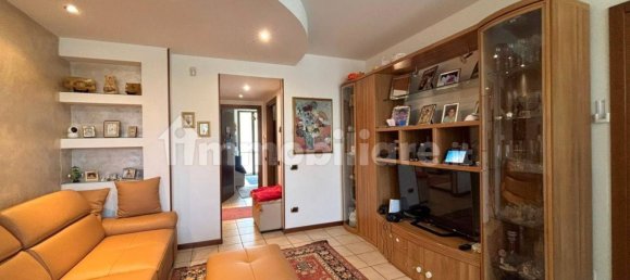 2 Schlafzimmer Wohnung in Malnate, Italy, Nr. 352500 2