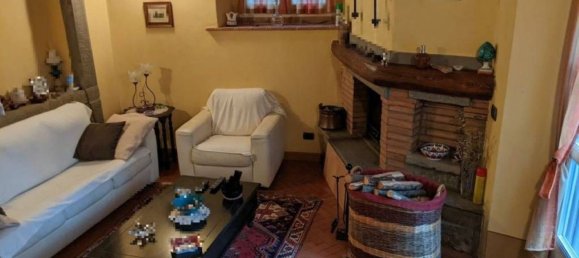 Квартира с 2 комнатами в Чивителла ин Валь ди Кьяна, Италия № 200032 8