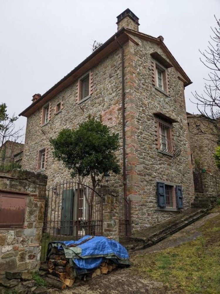 Квартира с 2 комнатами в Чивителла ин Валь ди Кьяна, Италия № 200032