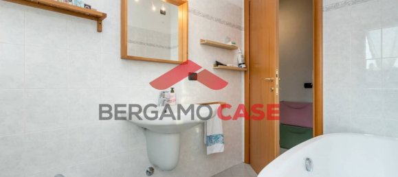 2 Schlafzimmer Wohnung in Mozzo, Italy, Nr. 221685 5