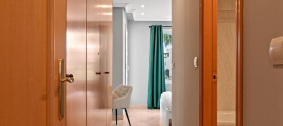 2 bedrooms Penthouse in Estepona, Spain No. 189587 17