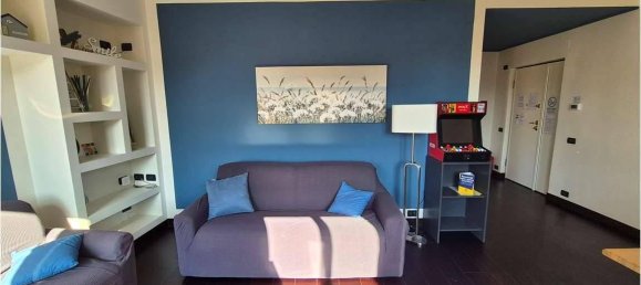 6 rooms Apartment in Genoa, Italy No. 117090 5