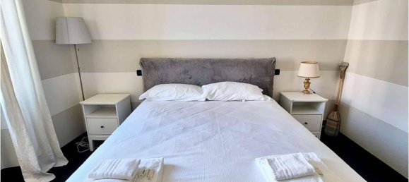 6 rooms Apartment in Genoa, Italy No. 117090 13