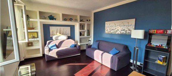 6 rooms Apartment in Genoa, Italy No. 117090 3