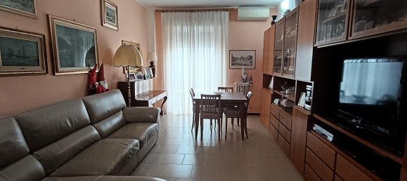 2 bedrooms Apartment in Milan, Italy No. 357787 3