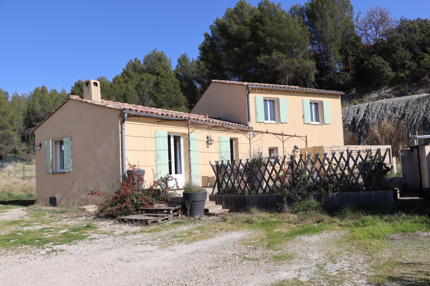 3 bedrooms Villa in Saint-Saturnin-les-Apt, France No. 190768