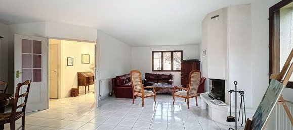 Casa de 3 dormitorios en Fontenay-le-Vicomte, France No. 174169 8