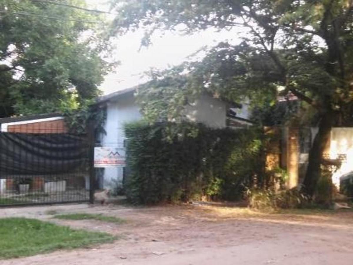 3 bedrooms House in Almirante Brown, Argentina No. 71147