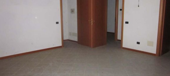 5 rooms Apartment in Certosa di Pavia, Italy No. 82460 2