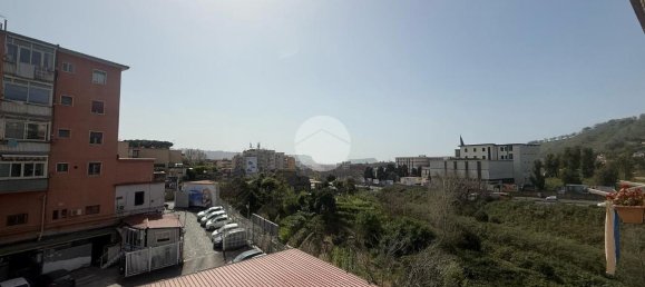 3 rooms Apartment in Naples, Italy No. 14634 10