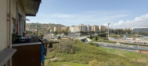 3 rooms Apartment in Naples, Italy No. 14634 5