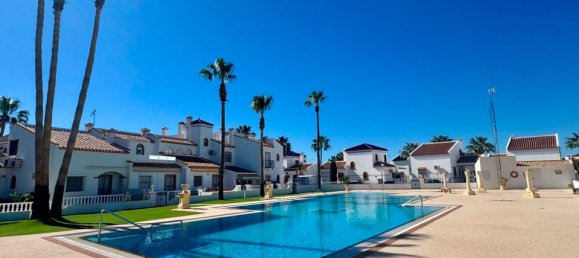 Apartamento de 2 dormitorios en Alicante, Spain No. 181779 16