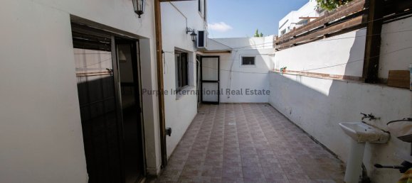 Villa de 7 dormitorios en Aradippou, Cyprus No. 4040 30