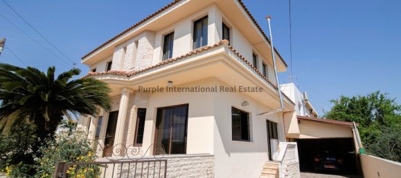 Villa de 7 dormitorios en Aradippou, Cyprus No. 4040 4