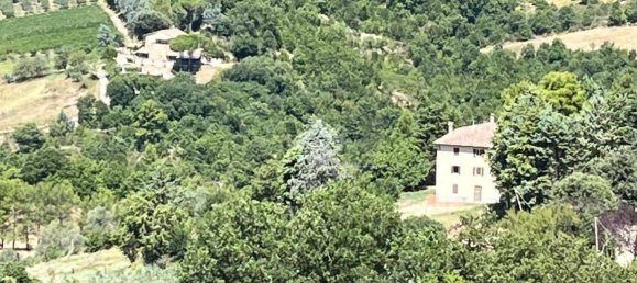 3 bedrooms House in Assisi, Italy No. 304196 3