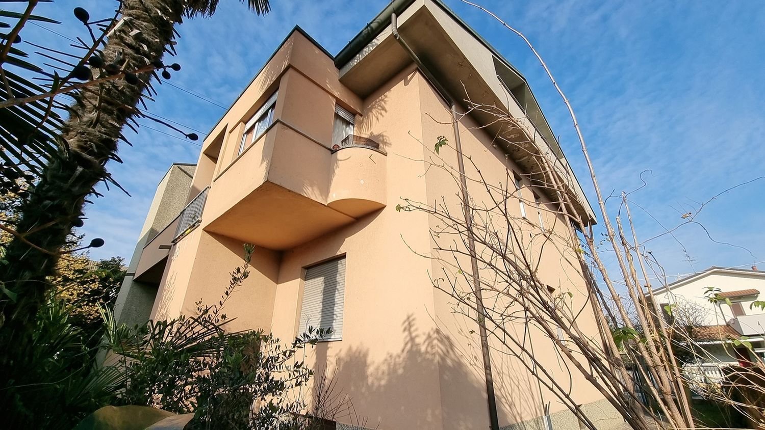 Apartamento de 2 habitaciónes en Brugherio, Italy No. 9647