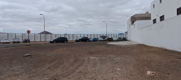 434m² Land in Arrecife, Spain No. 97511 3