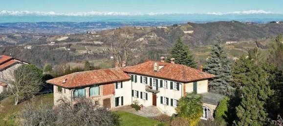 4 bedrooms House in Roddino, Italy No. 118061 6