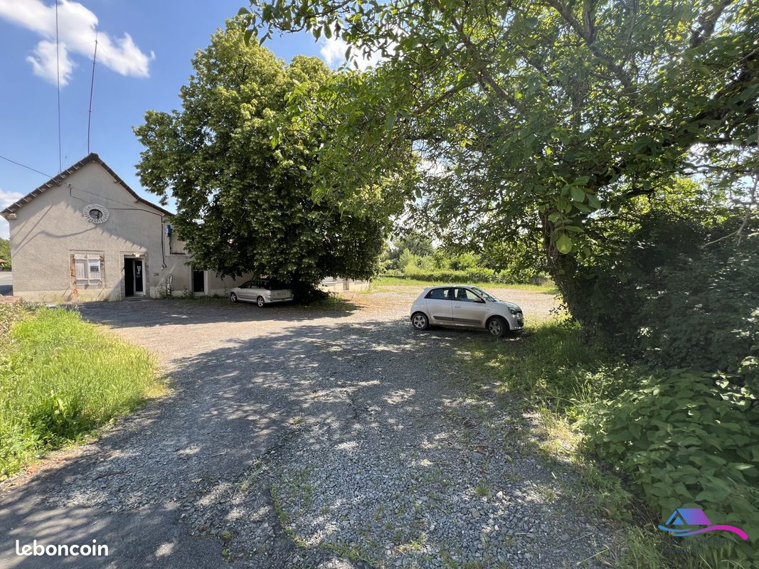 Casa de 5 divisões em Chateaumeillant, France N.º 252679