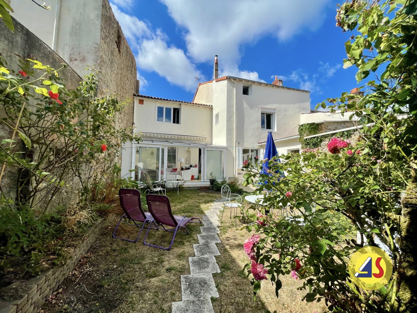 Casa de 5 dormitorios en Saint-Jean-de-Boiseau, France No. 300436