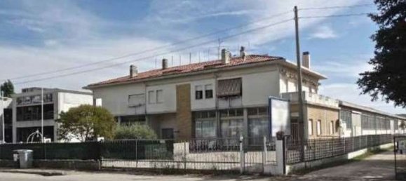 10 bedrooms Apartment in Montelabbate, Italy No. 333079 4