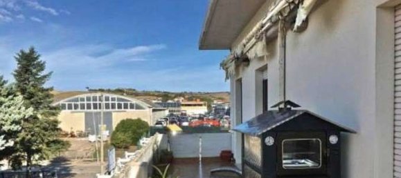 10 bedrooms Apartment in Montelabbate, Italy No. 333079 8