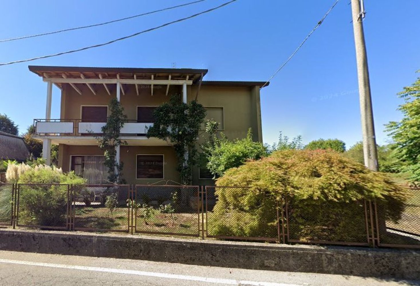 4 rooms House in Fagnano Olona, Italy No. 8417