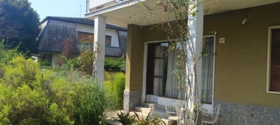 4 rooms House in Fagnano Olona, Italy No. 8417 8