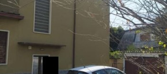 4 rooms House in Fagnano Olona, Italy No. 8417 4