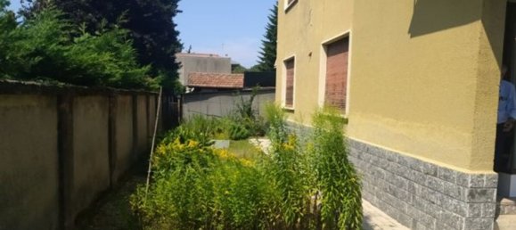 4 rooms House in Fagnano Olona, Italy No. 8417 7