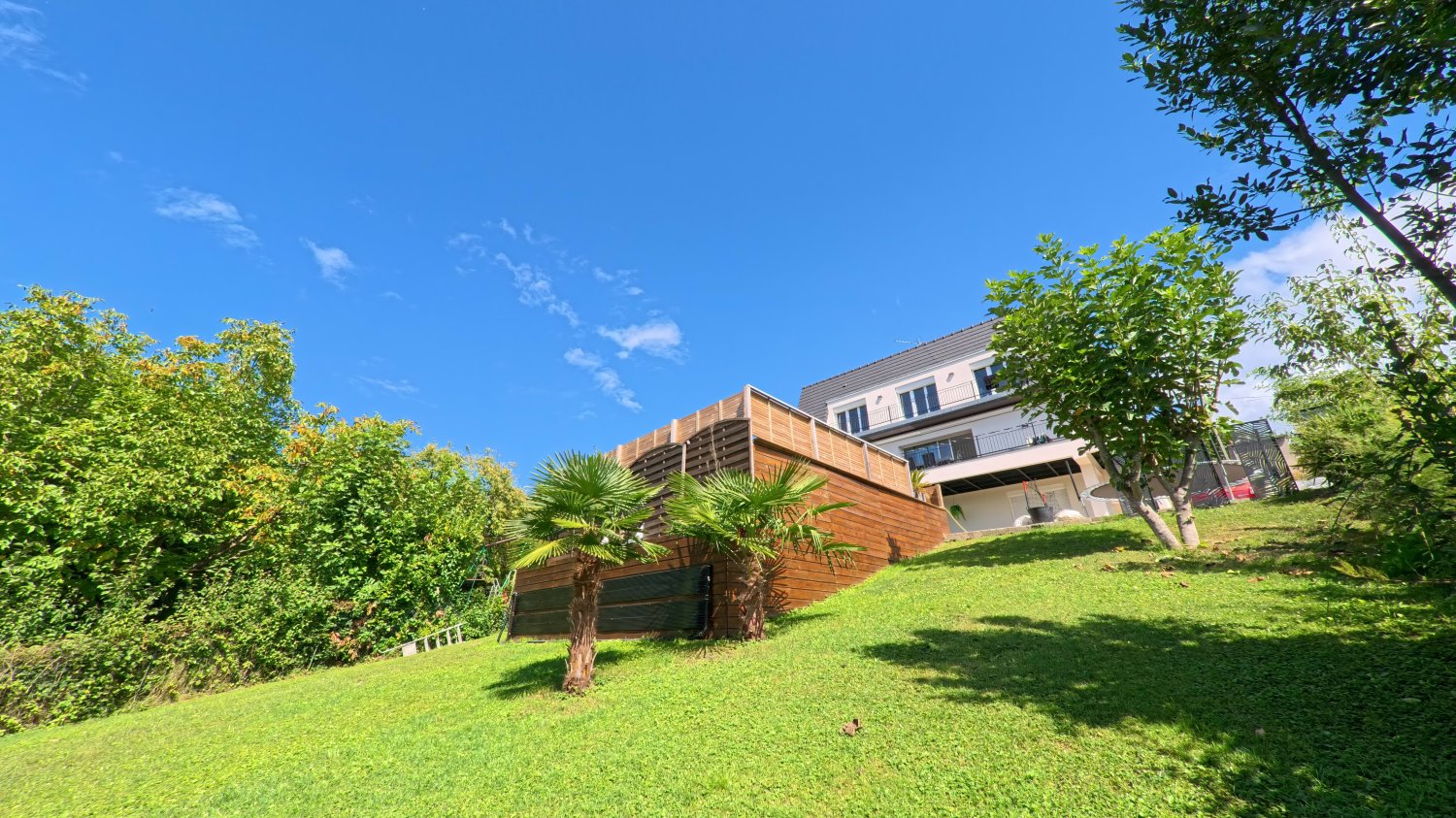 5 bedrooms House in Chennevieres-sur-Marne, France No. 325738