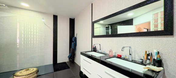 5 bedrooms House in Chennevieres-sur-Marne, France No. 325738 12