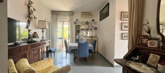 3 rooms Apartment in Pozzuoli, Italy No. 37335 6