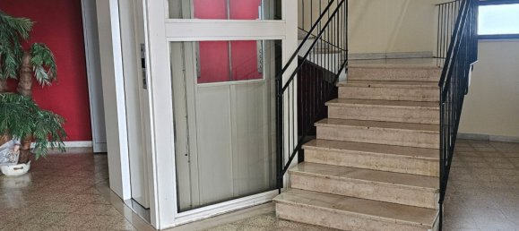 4 bedrooms Apartment in Bari, Italy No. 315328 3