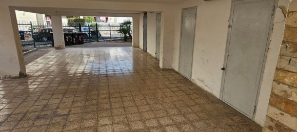 4 bedrooms Apartment in Bari, Italy No. 315328 2