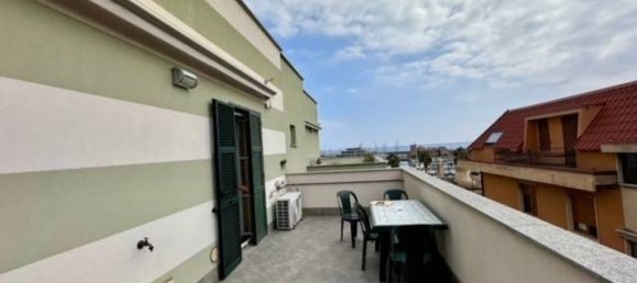 2 Schlafzimmer Penthouse in Loano, Italy, Nr. 66832 5