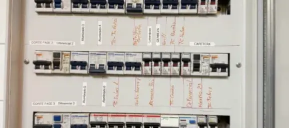 5 غرف نوم عقار تجاري في Leon, Spain رقم 98661 33