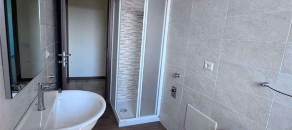 Apartamento T5 em Varese, Italy N.º 361300 30