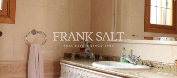 4 bedrooms Maisonette in Msida, Malta No. 3834 10