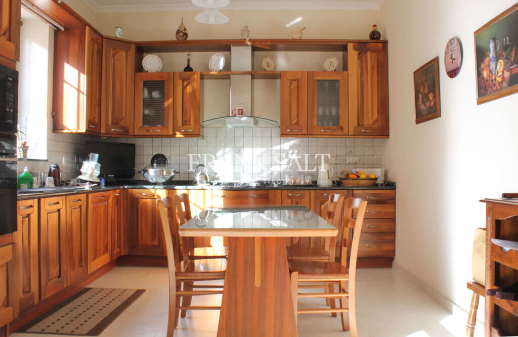 4 bedrooms Maisonette in Msida, Malta No. 3834